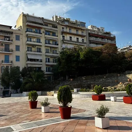 Nomad Co Living Space Θεσσαλονίκη